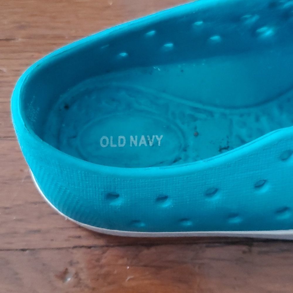 Old Navy Shoes   - Picture 4 of 7
